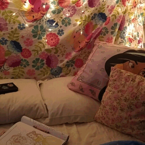 pearledeyes:  I made a blanket fort fit for a princess👑 🌸Didn’t I do such
