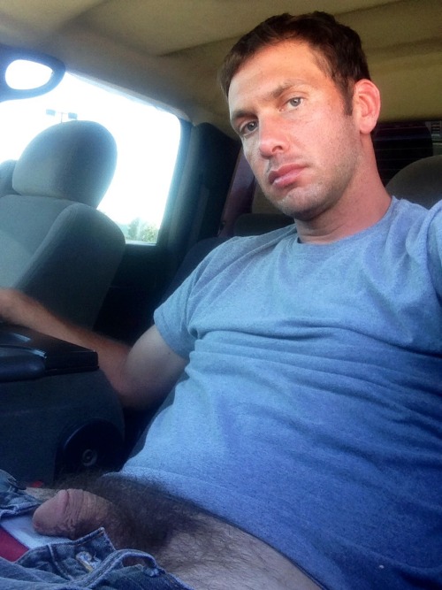 fuzzballznpits: great thick bush, would love to put that cock in my mouth and feel it get hard&helli