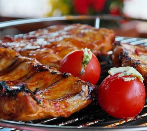 BBQ Recipe - Barbecue Spare Ribs With Whole Tomatoes