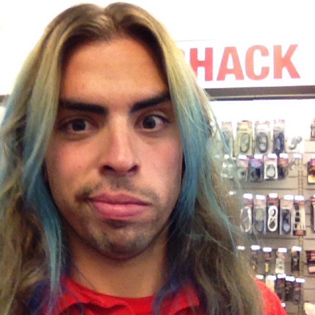 nirad:I think my #hair needs more #blue #bored #hack
