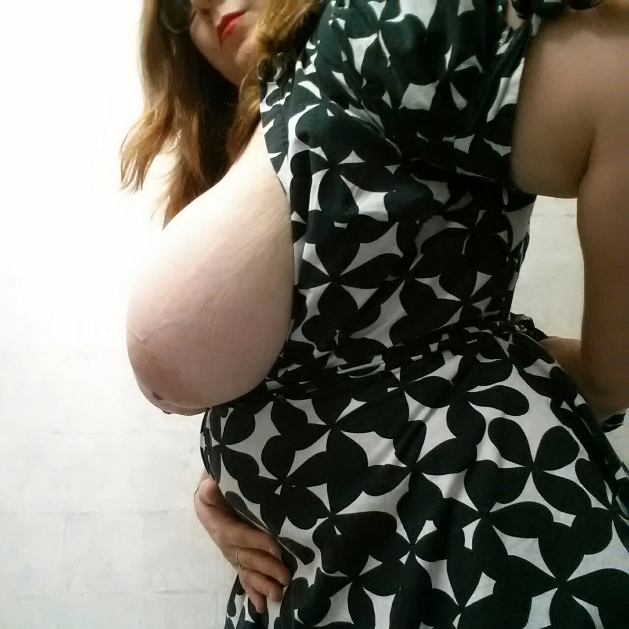 all-kinds-of-racks:  Super cute woman with amazing tits