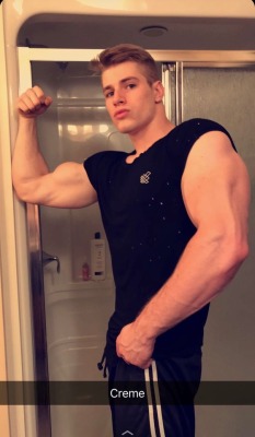 musclboy:  He’s ready to burst.  I moved to Twitter!  