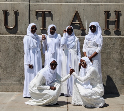 bijah-tuu:  saida-dahir:  Eid Mubarak from the Dahir Sisters ❤️  Omfg yaaass