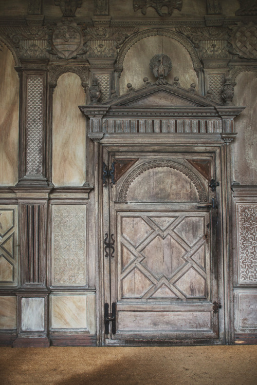 shevyvision: The Tudor period Long Gallery, constructed around 1600 Haddon Hall, Derbyshire, U.K.
