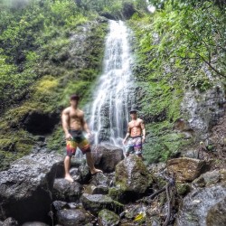 beyondasianmen:  Beautiful #AsianHunk i found on #IG by randomrob_ #WaterfallWednesday with @sac808 (Raining = Blurry Pic)