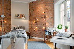 myidealhome:  exposed bricks and fairylights