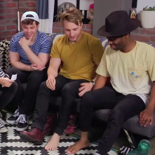 drakebois:Shayne Topp | Smosh SquadKeith gets to interlace his fingers in between Shayne’s toes, fre