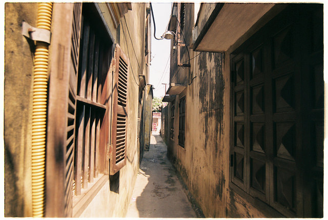 Old alley in Hội An on Flickr.