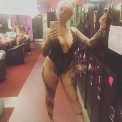 stripper-locker-room:  https://www.instagram.com/_avril_2.0_/