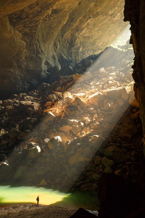 alonewithenature:
“ Amazing Underground (Ryan Deboodt)
Hang En, Vietnam.
”