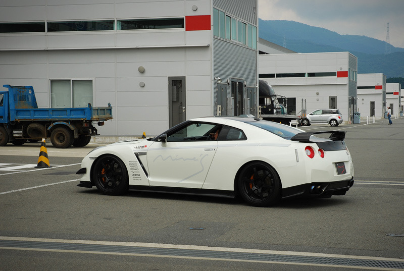 streetstance:  street stance  –socialq