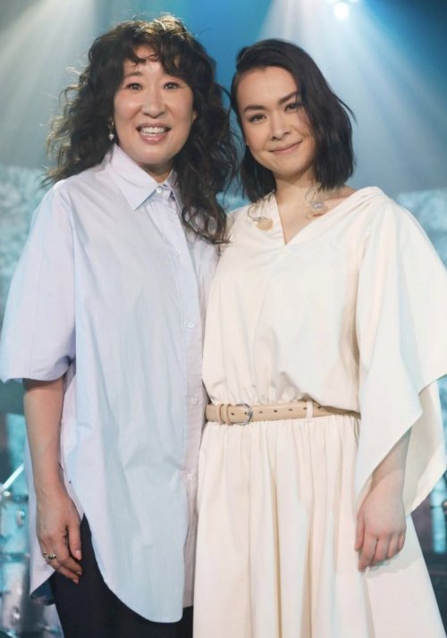 dandelionandkrindle:Sandra Oh and Mitski together on Jimmy Kimmel Live