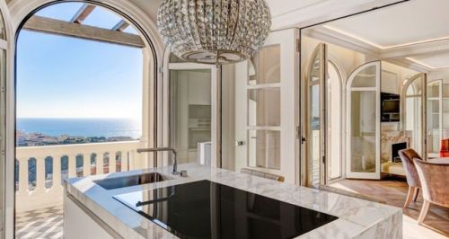 Bourgeois Apartment Overlooking the Rock of MonacoPerched in the hills of Monaco, in the Jardin Exot