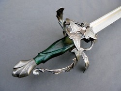 lotrfashion:  Sword for Lothlorien elves