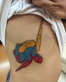 Con el #amarillo #azul y #rojo #Tattoo #tatuaje #tatu #ink #inked #inkup #inklife #tortuga #turtle #color #colors #colores #geometric #geometrico #venezuela #lara #barquisimeto