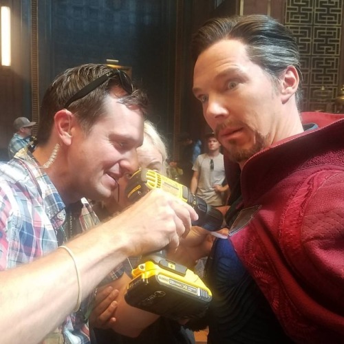 221bcumberb: Benedict behind the scenes from Thor RagnarokThanks to the anon for the PMSource
