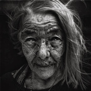 anythingbeforebros:  In honor of elderly women everywhere. (source) 