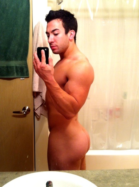 instaguys:  Guys with iPhones Source: gwip.me   