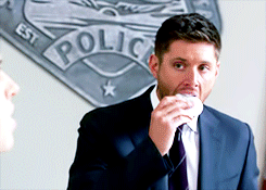 jaredandjensen:                   Dean + Eating                          ↳ Requested