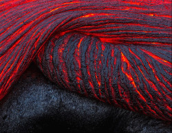 thumbsup4rockandroll:  julianunes:  i was like yarn? nope. lava.  lava is cool  Nooo&hellip;