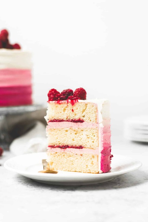 daily-deliciousness:  Raspberry vanilla layer cake