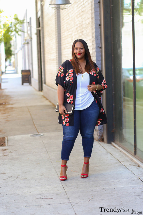 Bold FloralsOutfit details on TrendyCurvy.comPhotographer: Steve Suavemente