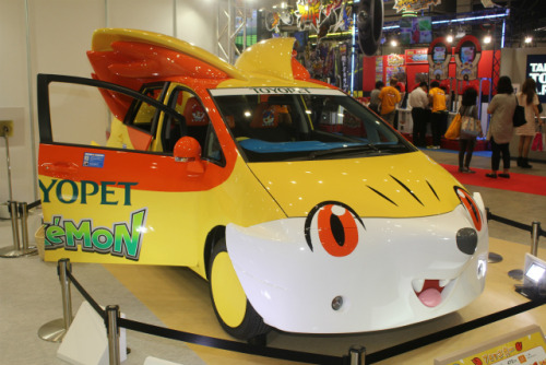 t-jaye:pokemon-global-academy:Pictures from Tokyo Toy show 2014 where Pokemon Car Fennekin Edition w