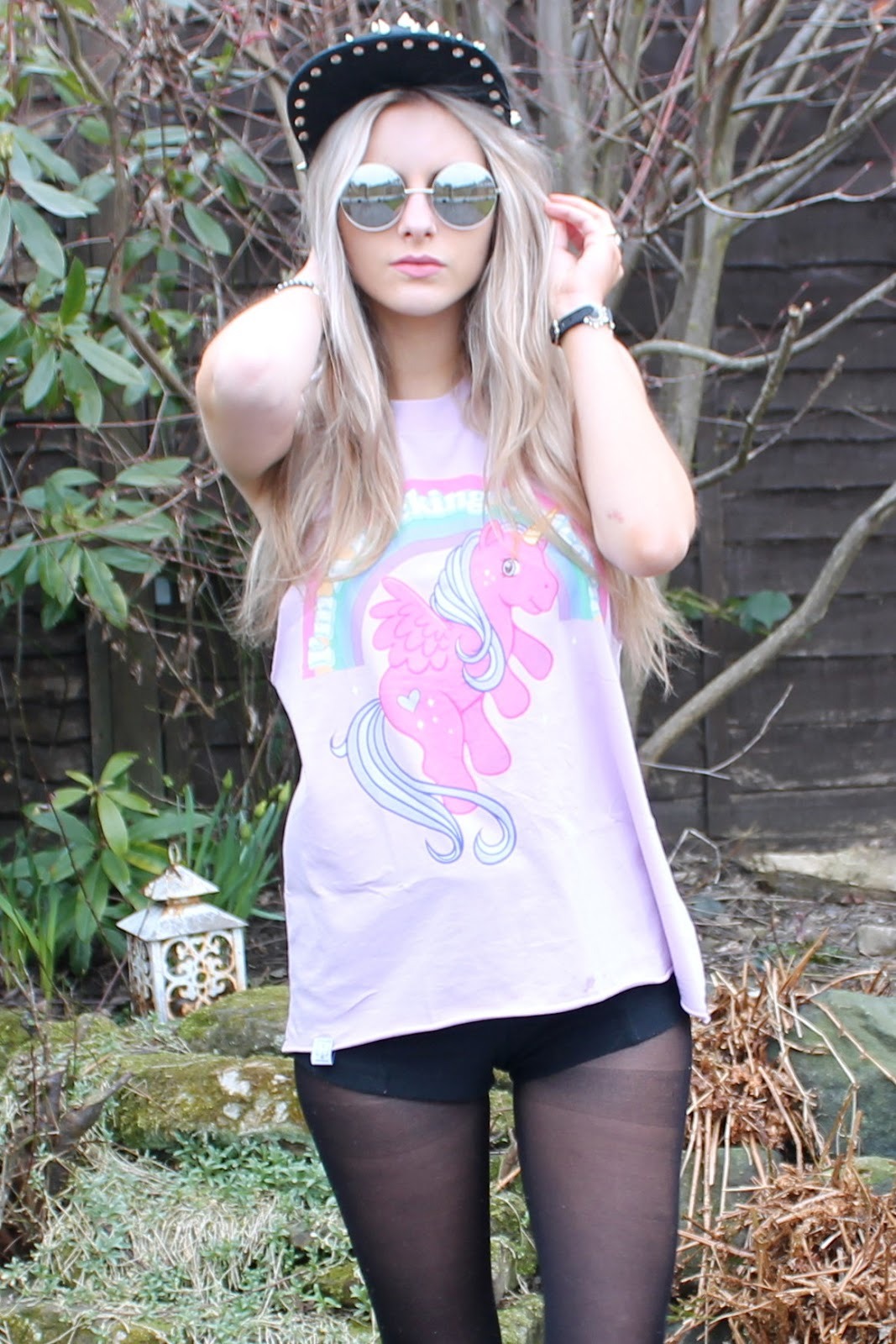 dropdeadclothing:  Today we are looking at how fashion blogger Lydia, would style