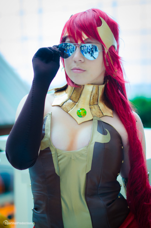 kerenlin:  Pyrrha rocking Yang’s sunglasses, all the swag!Pyrrha is Keren Lin (me)Picture by TigerShot
