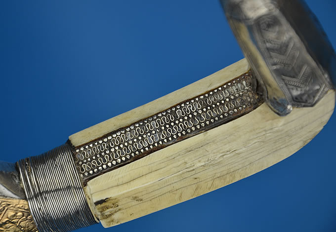 art-of-swords: Shamshir Sword Dated: mid 19th century Place of Origin: Oman Medium: