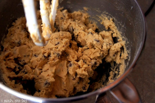nom-food:  Oreo stuffed chocolate chip cookies