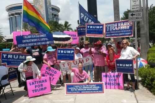 LATINAS FOR TRUMP