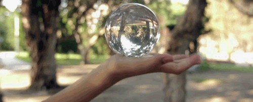 optically-aroused:  Contact juggling.  