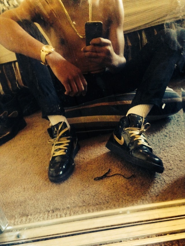 davinlee23:  #EXCUSE THE MIRROR # WANNA SIT WITH ME ;$ 😘😘💯💯💛💛❤️❤️😍😍