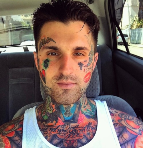 hotfamousmen:  Ryan Edge  This is ugly with all those tats on his face and his dick is small