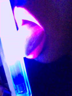luxxy-chan:  Black light and Placebo. 