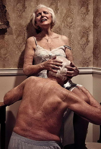 retinwis60:  Mature love    Je veux finir ma vie comme ça… 😍😍😍A genoux, la tête prise par des mains fermes et déterminées qui me bloque dans une chatte brûlante et dégoulinante 😈💪😈💪.Oh ouiii, déjà au paradis 💂‍♂️🙇‍♂️🙇‍♂️🙇‍♂️💂‍♂️😘👠