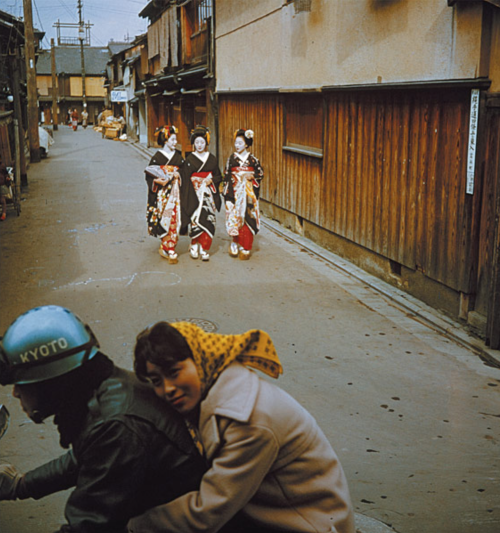 circus-sonata:Kyoto, Japan, 1960From the Magazine: National Geographic