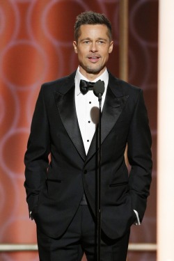 stiles-stydia1500:  callitlikeiseeit:  boyzoo:  Brad Pitt at Golden Globe Awards 2017  BABYYYY😍😍😍  Damn. Damn, damn…. DAMN. This man is 53. 53 YEARS OLD. And somehow, he looks HOTTER THAN EVER?!