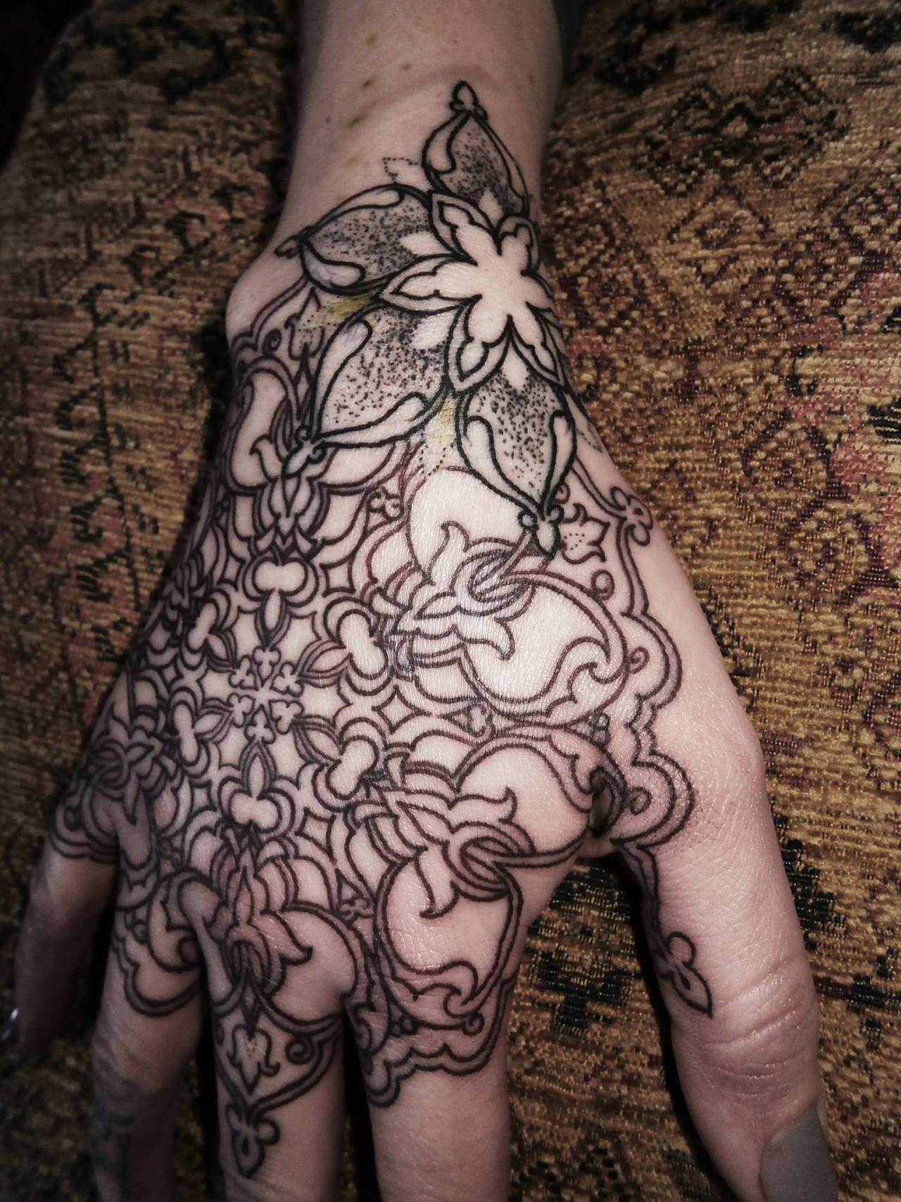 art-on-my-skin:  I found this photo on my computer without any source… Does anyone