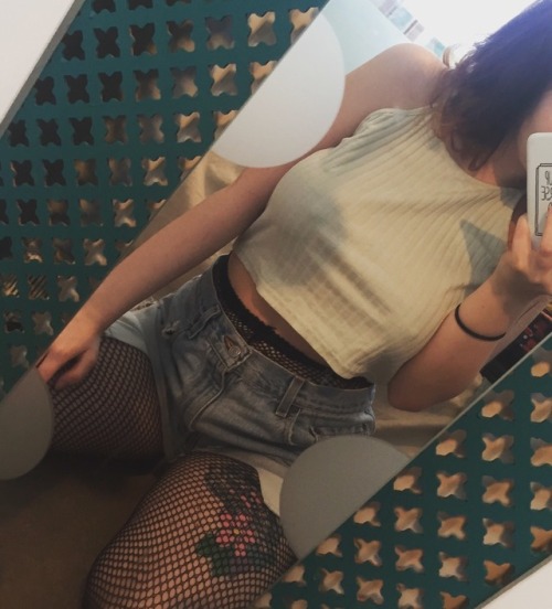 urprincesspeach:  Today’s outfit 🍑💖