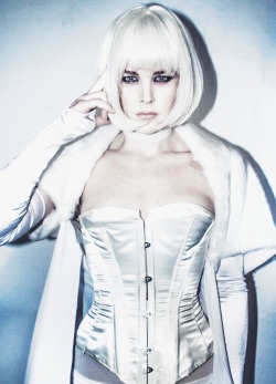 comicbookcosplay:  Emma Frost Submitted by crimsoncaprice