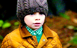 rumplestiltskin:  Roland Hood: everyone’s baby hobbit (ﾉ◕ヮ◕)ﾉ*:･ﾟ✧ 