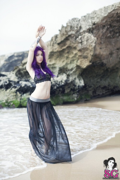 altmodelgirlcrush: Plum Suicide@suicidegirls