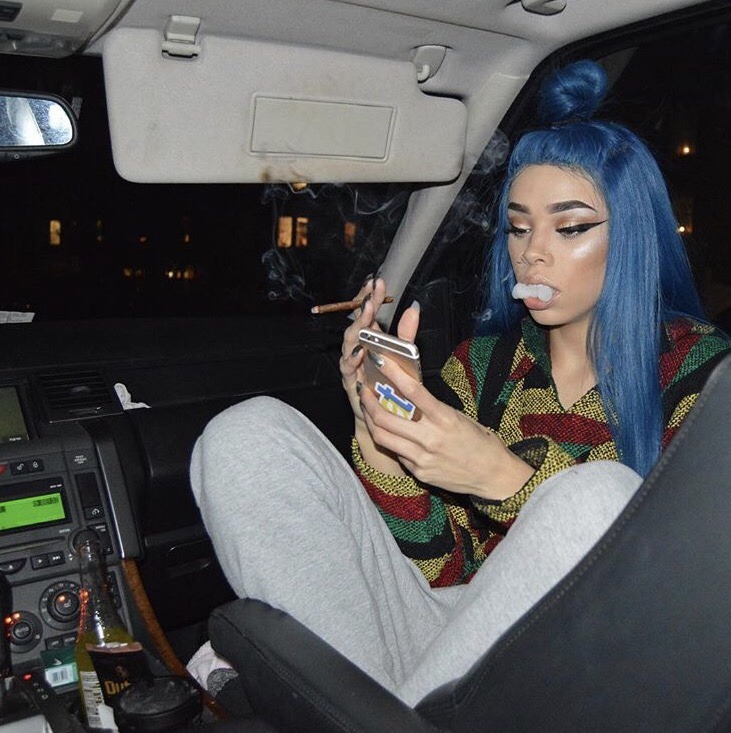 aaashleylove:  💨