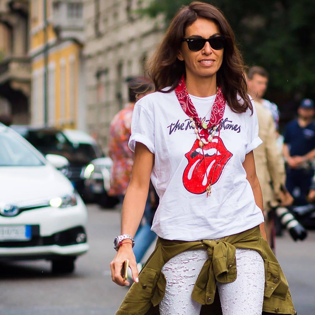 #New on #STYLEDUMONDE
http://www.styledumonde.com
with @vivianavolpicella #VivianaVolpicella at #milan #fashionweek #mfw #vintage #outfits #tongue #looks #streetstyle #streetfashion #mode
