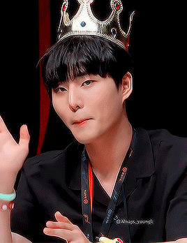 kwonbot:king of all our hearts ✨© always_youngk (giffed with permission)