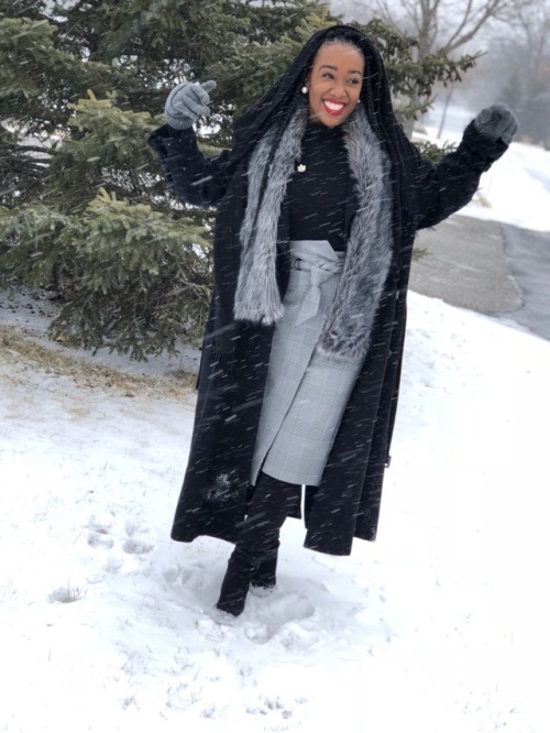 queenintheblk:I finally saw snow as an adult and I looked amazing doing it!