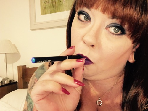 Sex tinasnua:E-Ciga smoking for @ecigfanatic pictures