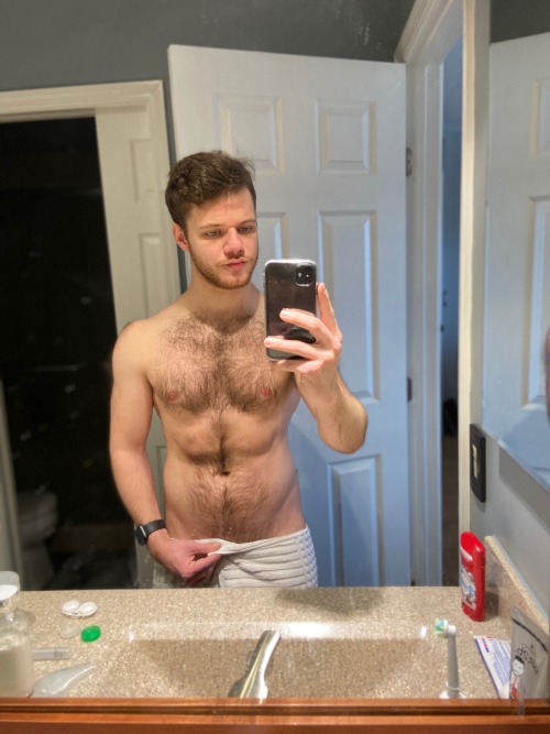 Porn Pics areallygaybee:Drop the towel